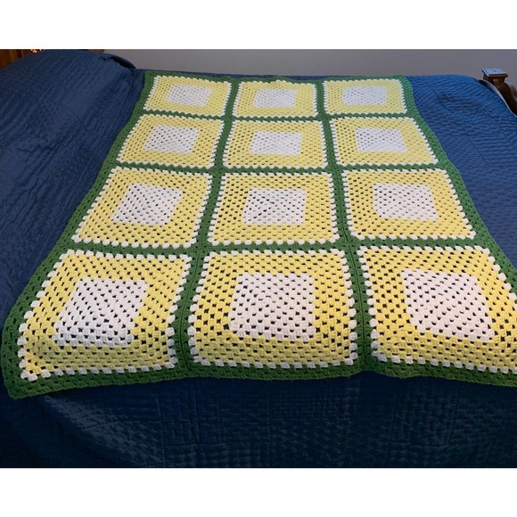 Vintage Granny Square Crochet Throw 43"‎ x 63" Lap Blanket Green Yellow White - Picture 2 of 6
